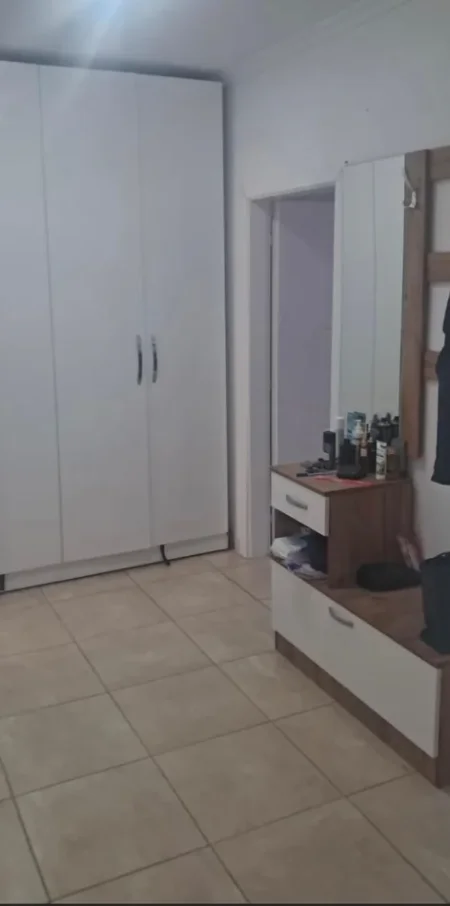 Tirane, jepet me qera apartament 1+1 Kati 3, 65 m² 500 € 