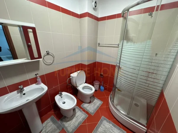 Tirane, shitet apartament 2+1+Ballkon Kati 5, 106 m² 161.000 € (Yzberisht)