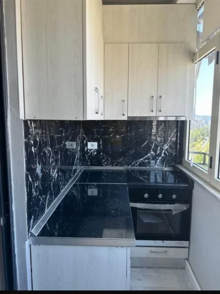 Tirane, jepet me qera apartament 2+1+Ballkon Kati 7, 65 m² 650 € (marteniteti i ri)