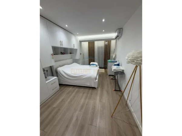 Tirane, jepet me qera apartament 2+1 Kati 2, 141 m² 1.200 € (Rezidenca "Kodra e Diellit")