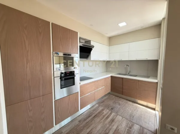 Tirane, shitet apartament 2+1+Ballkon Kati 4, 126 m² 230.000 € (irfan tormini)