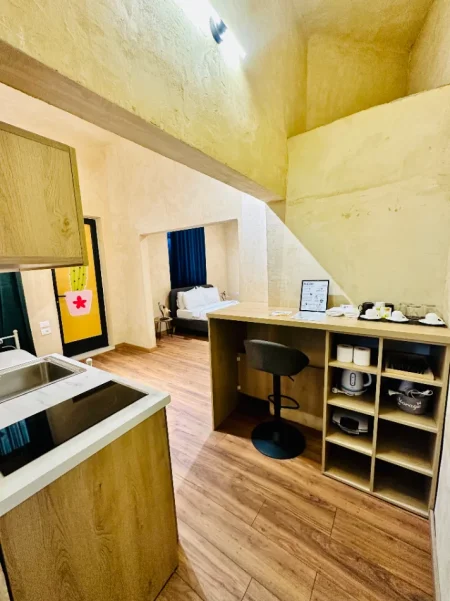 Tirane, prezantoj Dhoma me Qera Ditore