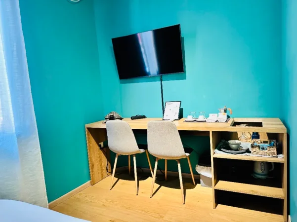 Tirane, ofroj Dhoma me Qera Ditore