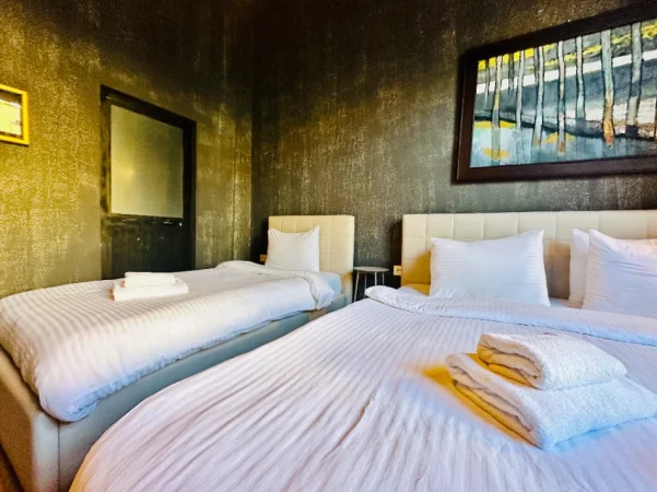 Tirane, ofroj Dhoma me Qera Ditore