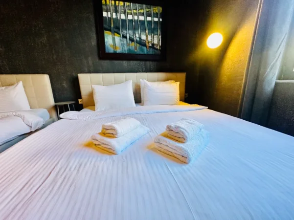 Tirane, ofroj Dhoma me Qera Ditore