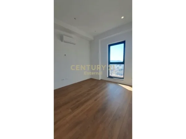 Tirane, jepet me qera ambjent biznesi Kati 20, 111 m² 1.200 € (Rruga e kavajes , Garden building)
