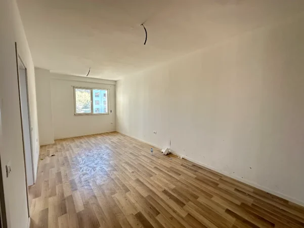 Tirane, jepet me qera apartament 1+1+Ballkon Kati 2, 78 m² 500 € 
