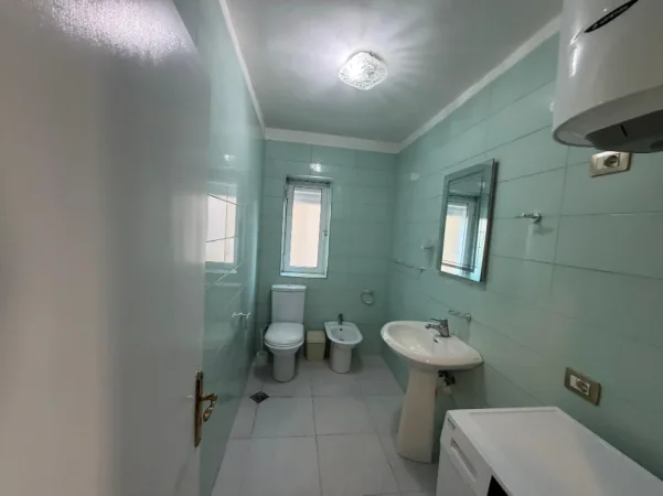 Durres, shitet apartament 2+1+Ballkon Kati 3, 92 m² 125.000 € (Muzeumi)