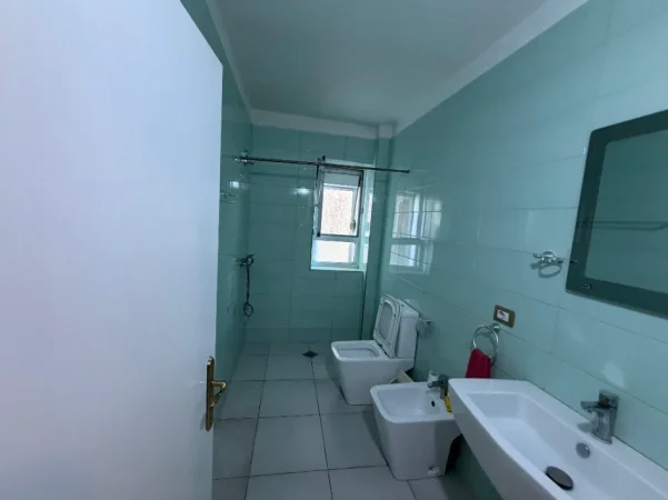 Durres, shitet apartament 2+1+Ballkon Kati 3, 92 m² 125.000 € (Muzeumi)