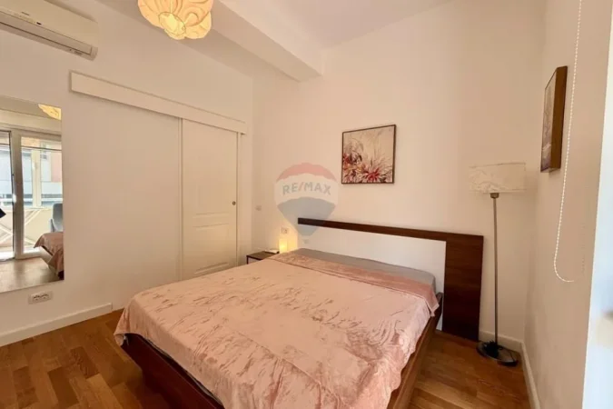 Tirane, jepet me qera apartament 2+1+Ballkon , 100 m² 800 € (Touch of the Sun)