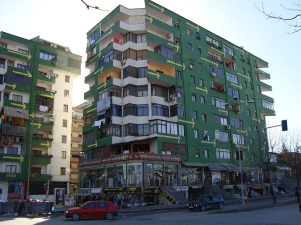 Tirane, jepet me qera ambjent biznesi Kati 0, 35 m² 400 € (Pallati me Shigjeta)