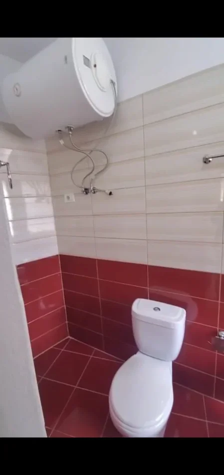 Tirane, jepet me qera apartament 2+1+Aneks+Ballkon Kati 3, 110 m² 550 € 