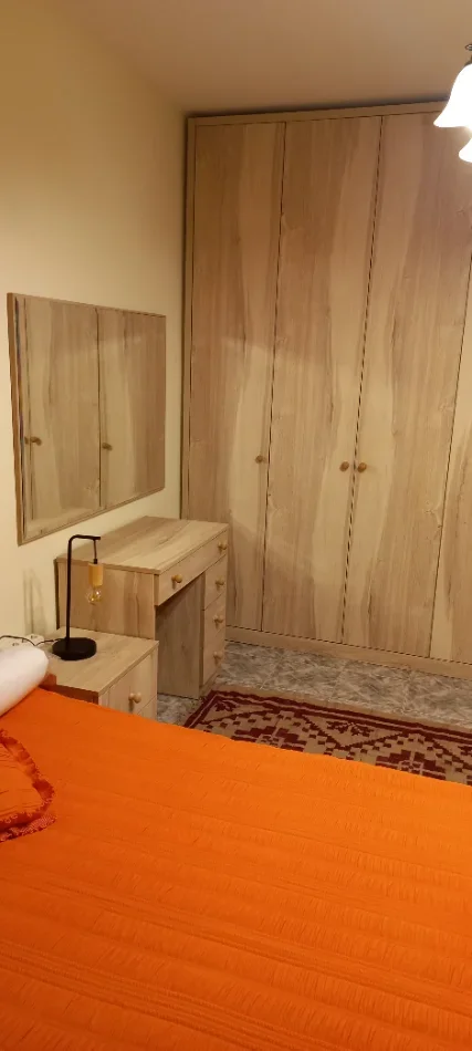 Tirane, jepet me qera apartament 2+1+Ballkon Kati 5, 68 m² 550 € (Xhamia e Tabakeve/Rr.Shyqyri Ishmi)