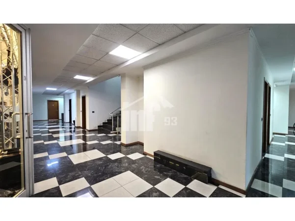 Tirane, jepet me qera zyre Kati 1, 25 m² 400 € (RRUGA E “ELBASANIT”, PËRBALLË LICEUT ARTISTIK)