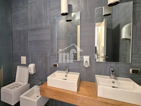 Tirane, jepet me qera ambjent biznesi Kati 1, 140 m² 2.000 € (NË BLLOK, RRUGA “SAMI FRASHËRI”)