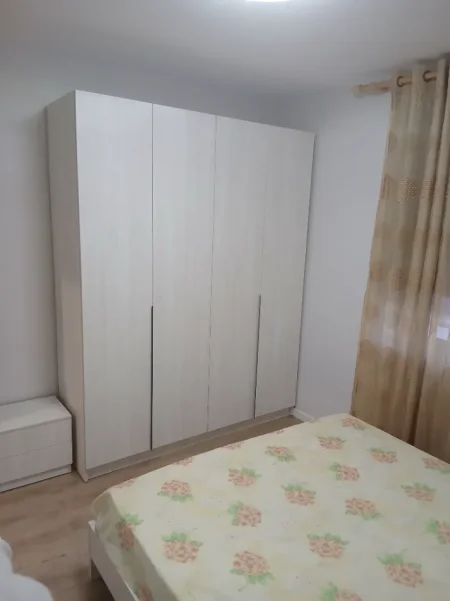 Tirane, jepet me qera apartament 1+1 Kati 2, 50 m² 400 € (Halit begaj)