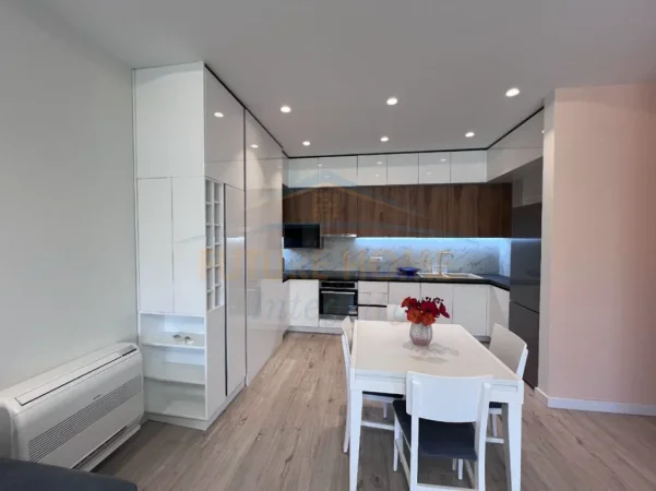 Tirane, jepet me qera apartament 1+1 Kati 6, 70 m² 800 € (ZOGU I ZI)