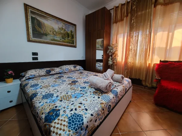 Tirane, jap me qera garsonier 1+1 Kati 1, 38 m² 333 € (Rruga gjon mili)