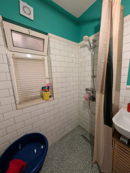 Tirane, shitet apartament 2+1 Kati 3, 75 m² 170.984 € (Rruga e Kavajes)