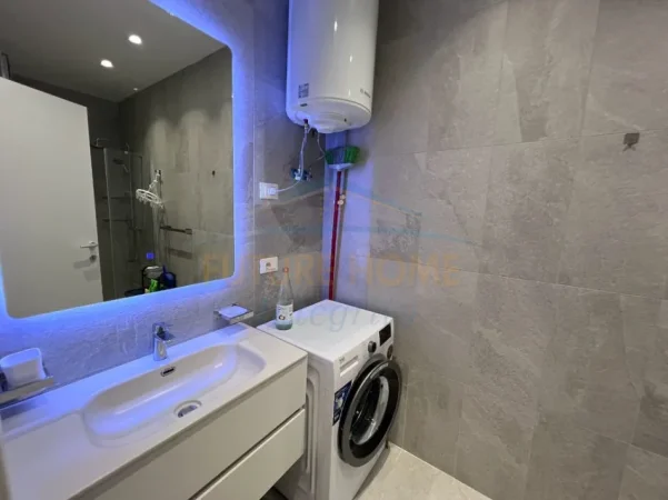 Tirane, jepet me qera apartament 1+1+Ballkon Kati 6, 70 m² 800 € (Foleja e Gjelber)