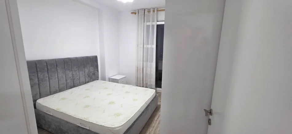 Tirane, jepet me qera apartament 1+1 Kati 5, 72 m² 500 € (Golden Park 1)