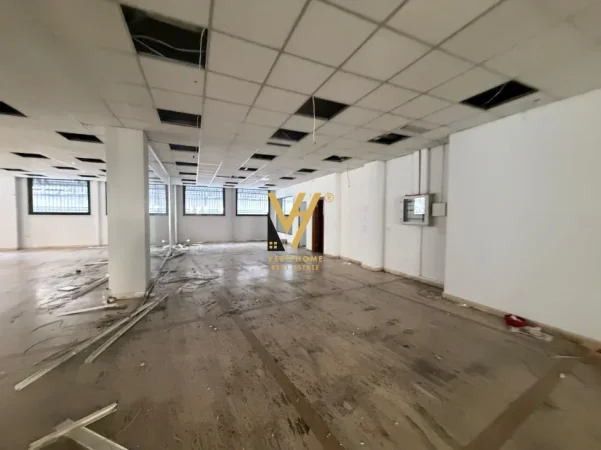 Tirane, jepet me qera zyre Kati 0, 420 m² 7.000 € (RRUGA E ELBASANIT)