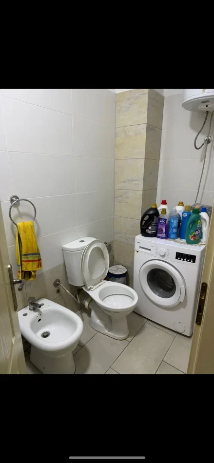 Tirane, jepet me qera apartament 2+1 Kati 5, 96 m² 550 € (Liqeni i Thate)