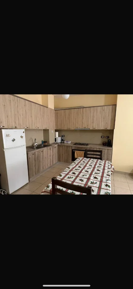 Tirane, jepet me qera apartament 2+1 Kati 5, 96 m² 550 € (Liqeni i Thate)
