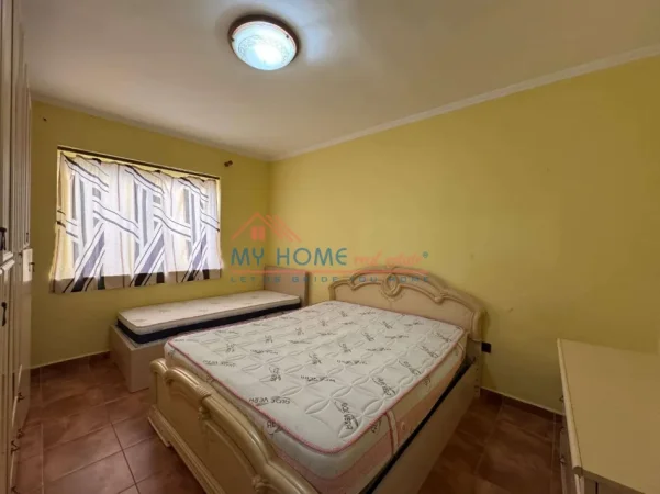 Tirane, jepet me qera apartament 1+1+Ballkon Kati 5, 60 m² 500 € (Rruga Gjik Kuqali)