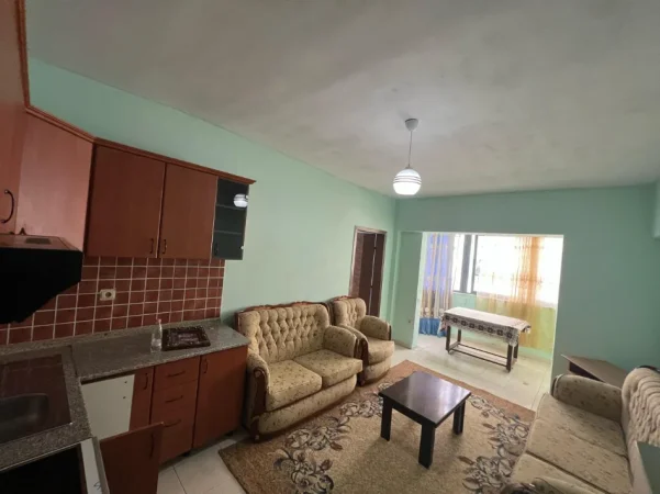 Tirane, jepet me qera apartament 1+1 Kati 5, 