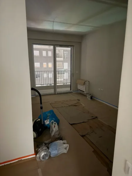 Tirane, jepet me qera zyre Kati 5, 98 m² 1.000 € (KOMUNA E PARISIT)