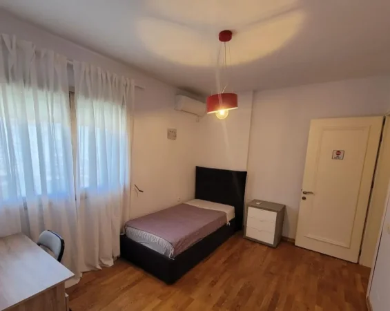 Tirane, jepet me qera apartament duplex Dublex Kati 6, 275 m² 1.500 € 