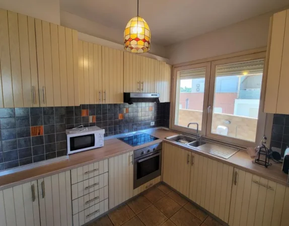 Tirane, jepet me qera apartament duplex Dublex Kati 6, 275 m² 1.500 € 