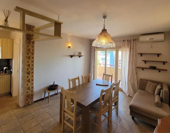 Tirane, jepet me qera apartament duplex Dublex Kati 6, 275 m² 1.500 € 