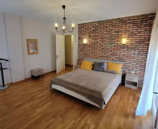 Tirane, jepet me qera apartament duplex Dublex Kati 6, 275 m² 1.500 € 