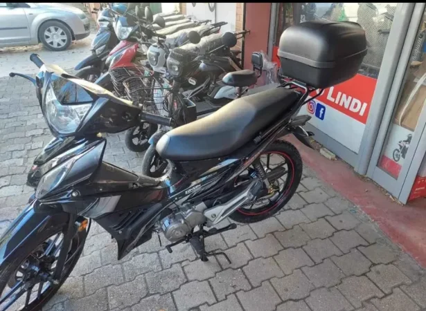 Tirane, shitet motor Zonsen , e zeze 600 km 1.100 €