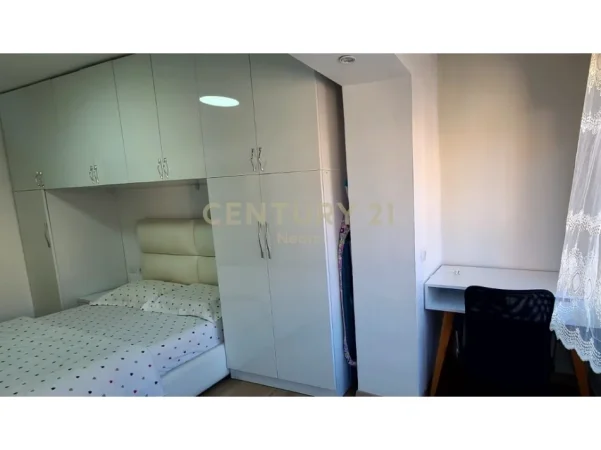 Tirane, jepet me qera apartament 1+1 Kati 2, 600 € 
