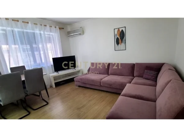 Tirane, jepet me qera apartament 1+1 Kati 2, 600 € 