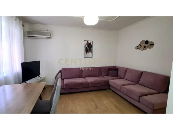 Tirane, jepet me qera apartament 1+1 Kati 2, 600 € 