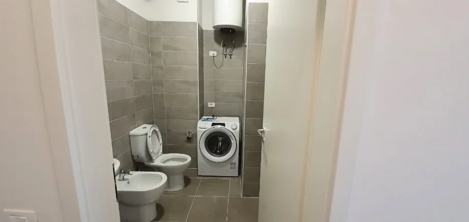 Tirane, jepet me qera apartament 2+1 Kati 0, 82 m² 50000 leke (Kompleksi Mangalem)