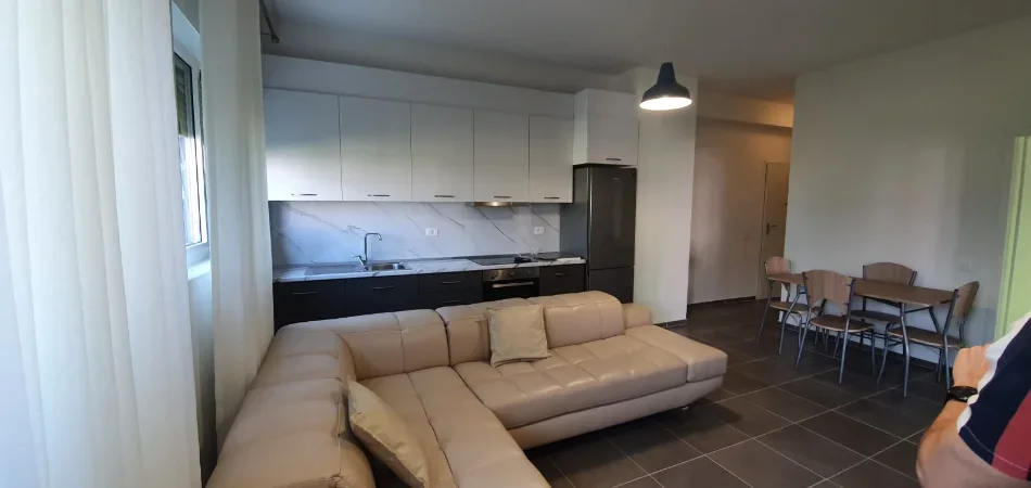Tirane, jepet me qera apartament 2+1 Kati 0, 82 m² 50000 leke (Kompleksi Mangalem)