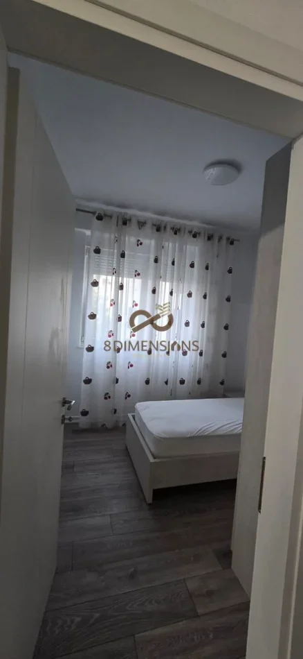 Tirane, jepet me qera apartament 2+1+Ballkon Kati 3, 74 m² 600 € (liqeni i thate)  D8242A-93