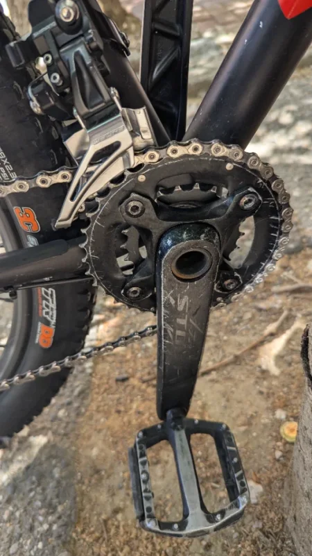 Shes biciklete per meshkuj SPECIALISED CHISEL e zeze 620€