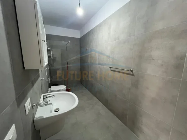 Tirane, jepet me qera apartament 2+1 Kati 7, 94 m² 470 € (Kompleksi Univers City)