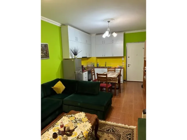 Tirane, jepet me qera apartament 1+1 Kati 2, 61 m² 550 € 