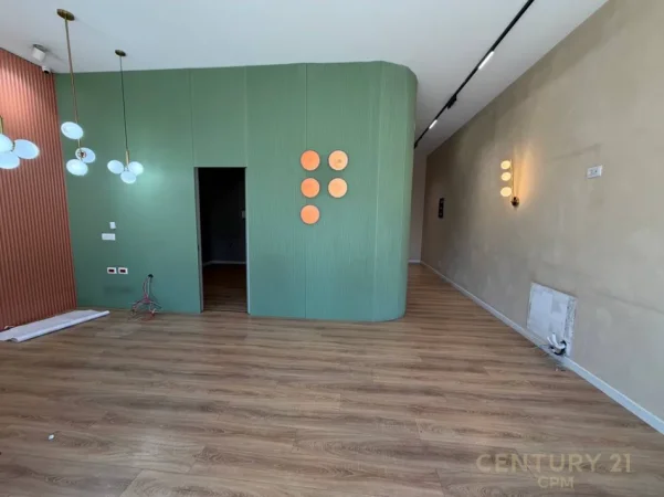 Tirane, jepet me qera ambjent biznesi Kati 0, 180 m² 3.000 € (Teodor keko)