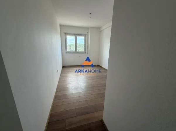 Tirane, jepet me qera apartament 2+1+Ballkon Kati 9, 102 m² 370 € 