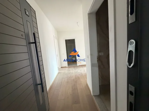 Tirane, jepet me qera apartament 2+1+Ballkon Kati 9, 102 m² 370 € 