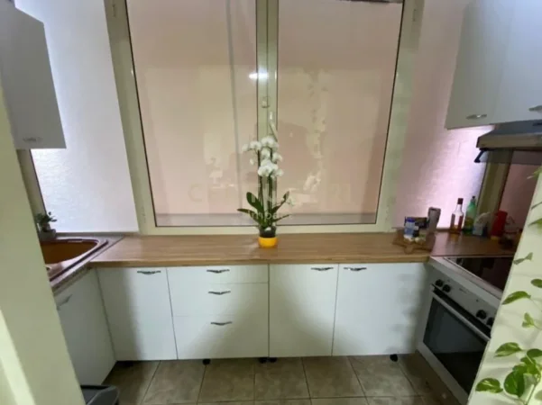 Tirane, jepet me qera apartament 2+1 Kati 1, 50 m² 650 € (stadiumi Dinamo)