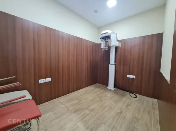 Tirane, jepet me qera ambjent biznesi Kati 1, 120 m² 1.800 € (Komuna e Parisit)